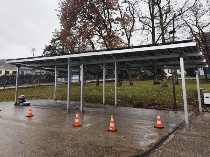 Image Installation photovoltaïque réalisée avec un kit Solar Fixation